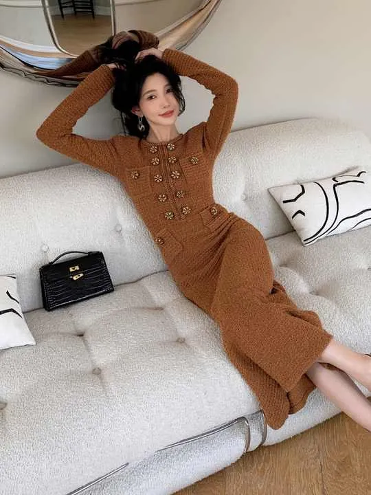 فستان نسائي - Women's dress