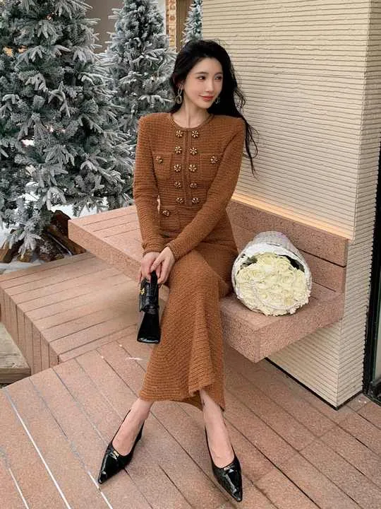 فستان نسائي - Women's dress