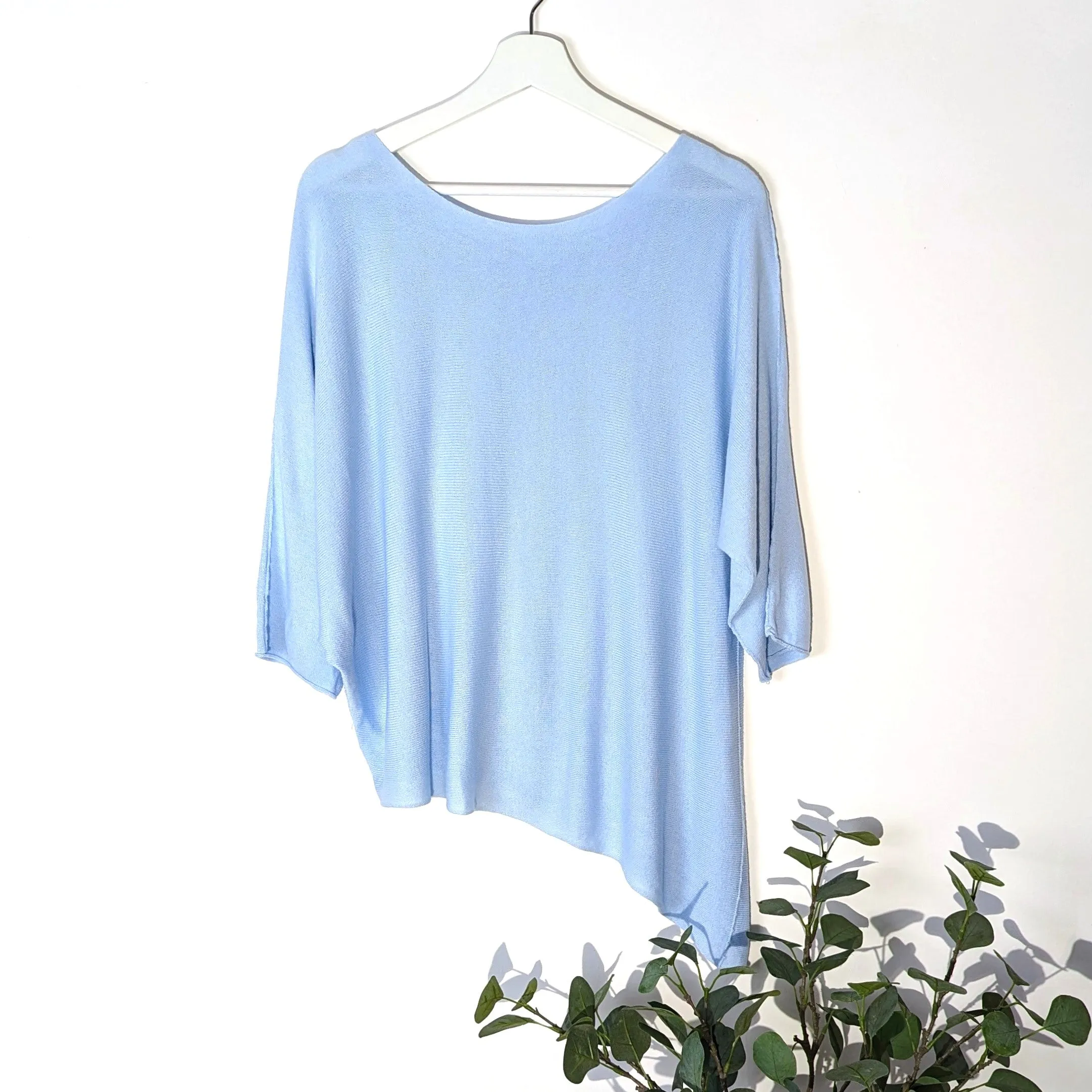 Fine knit relaxed asymmetric jumper (S-M)