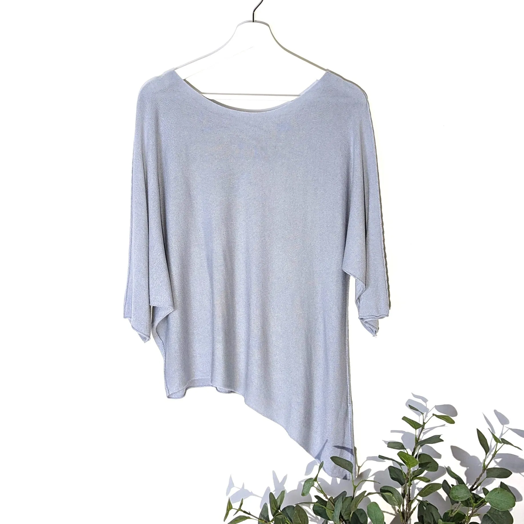 Fine knit relaxed asymmetric jumper (S-M)