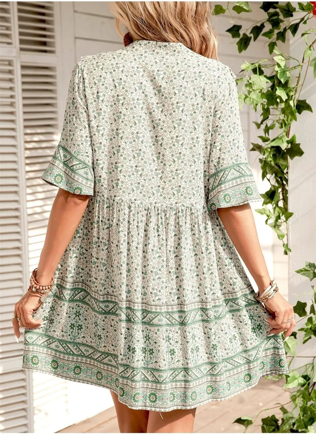 Trendy Summer Dresses Womens Elegant Short Sleeve V Neck Floral Mini Dresses Casual Flowy Beach Vacation Dresses Cute